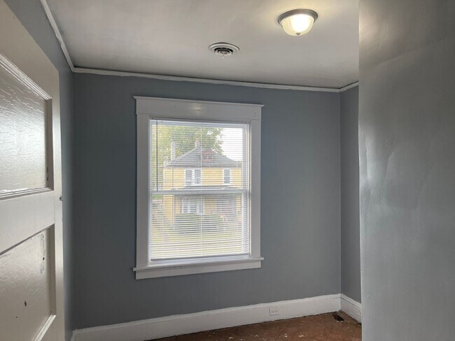 Building Photo - Large house on the North Side of town! Central HVAC, Laundry, Large yard, all appliances.