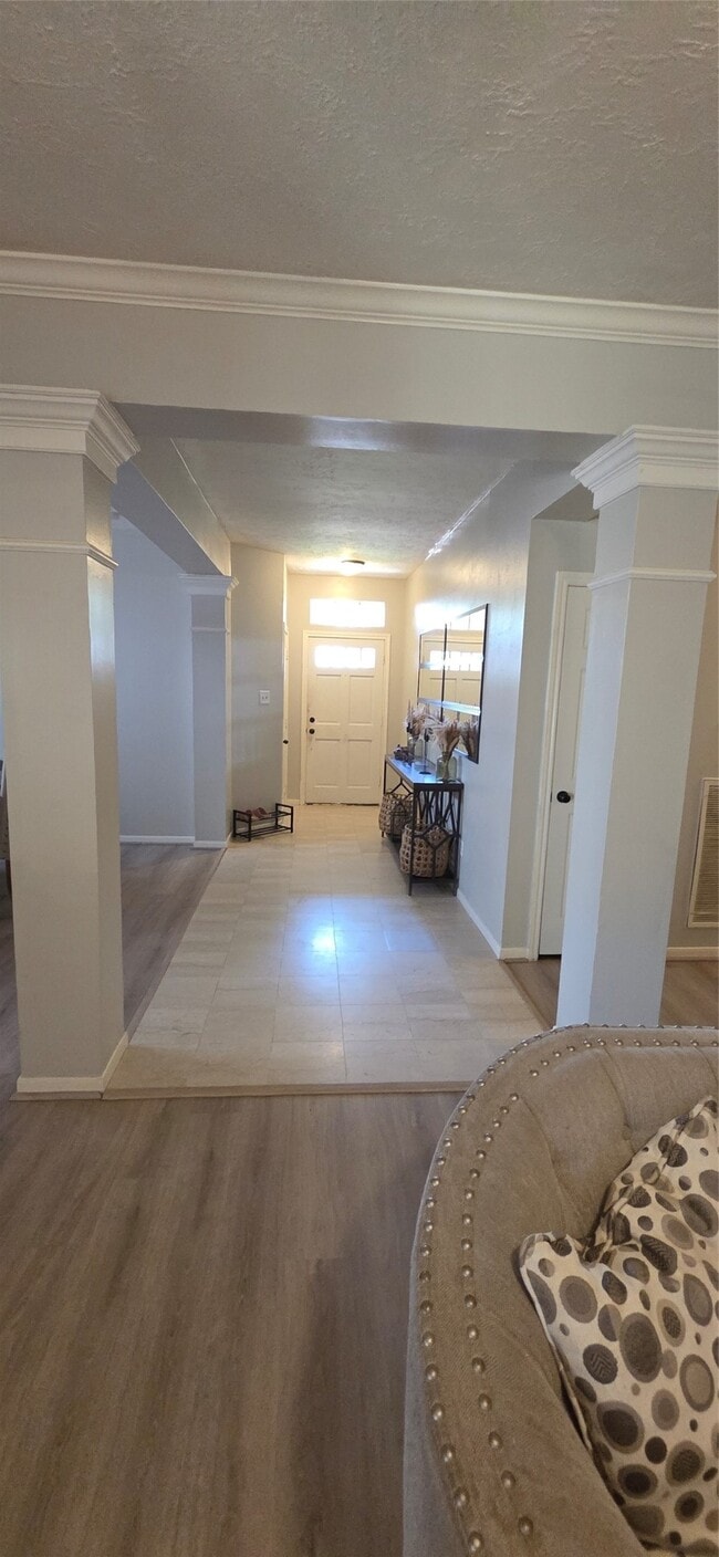 Building Photo - 15407 Chestnut Falls Dr