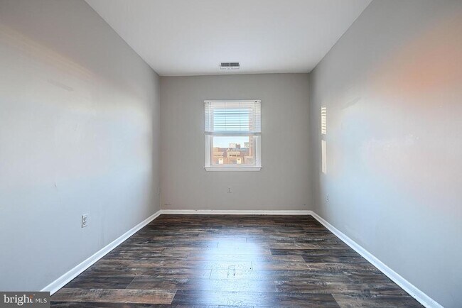 Building Photo - 123 W Barre St