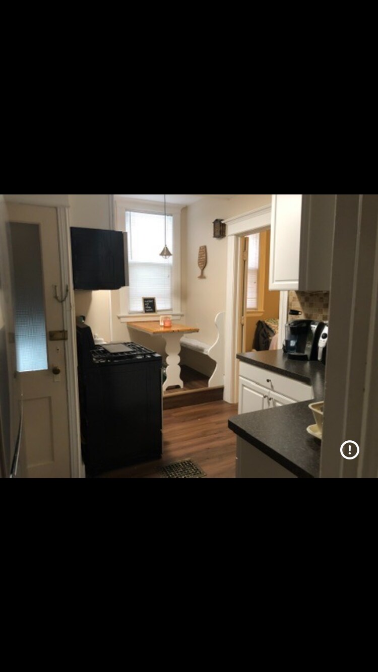 Building Photo - 246 Rosedale St