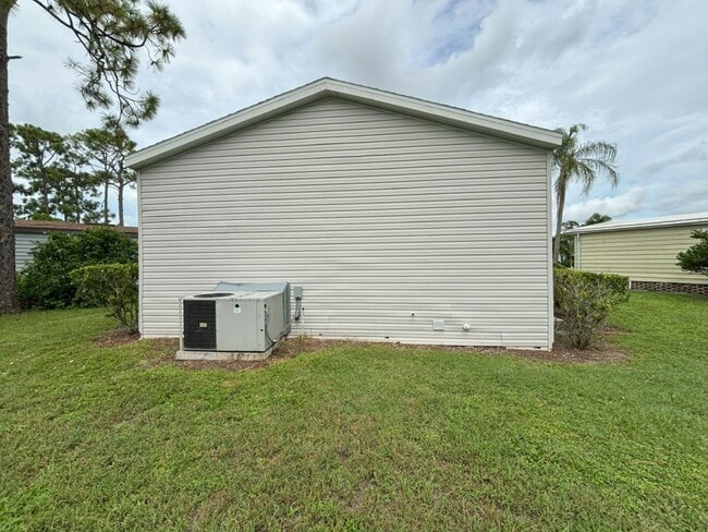 Building Photo - 19237 Cedar Crest Ct