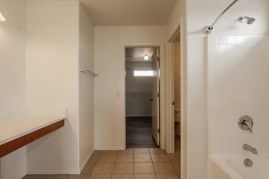 Building Photo - 1626 E Aspen Ave