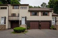 Building Photo - 1 Oak Frst Dr