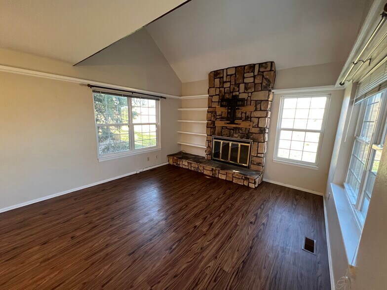 Building Photo - 338 Cobblestone Dr
