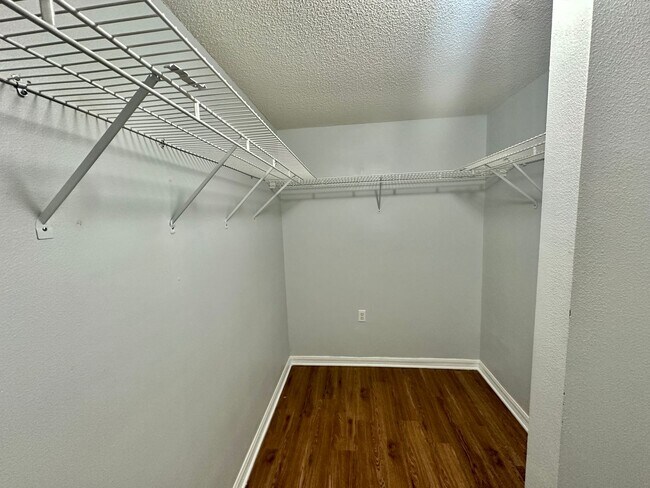 Building Photo - 10000 SW 52nd Ave
