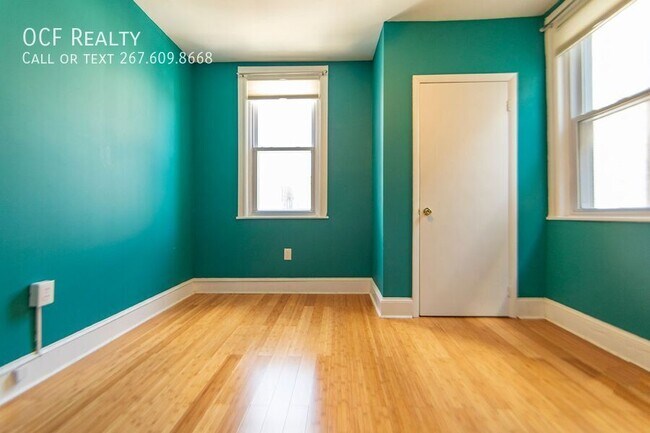Building Photo - 2055 Catharine St