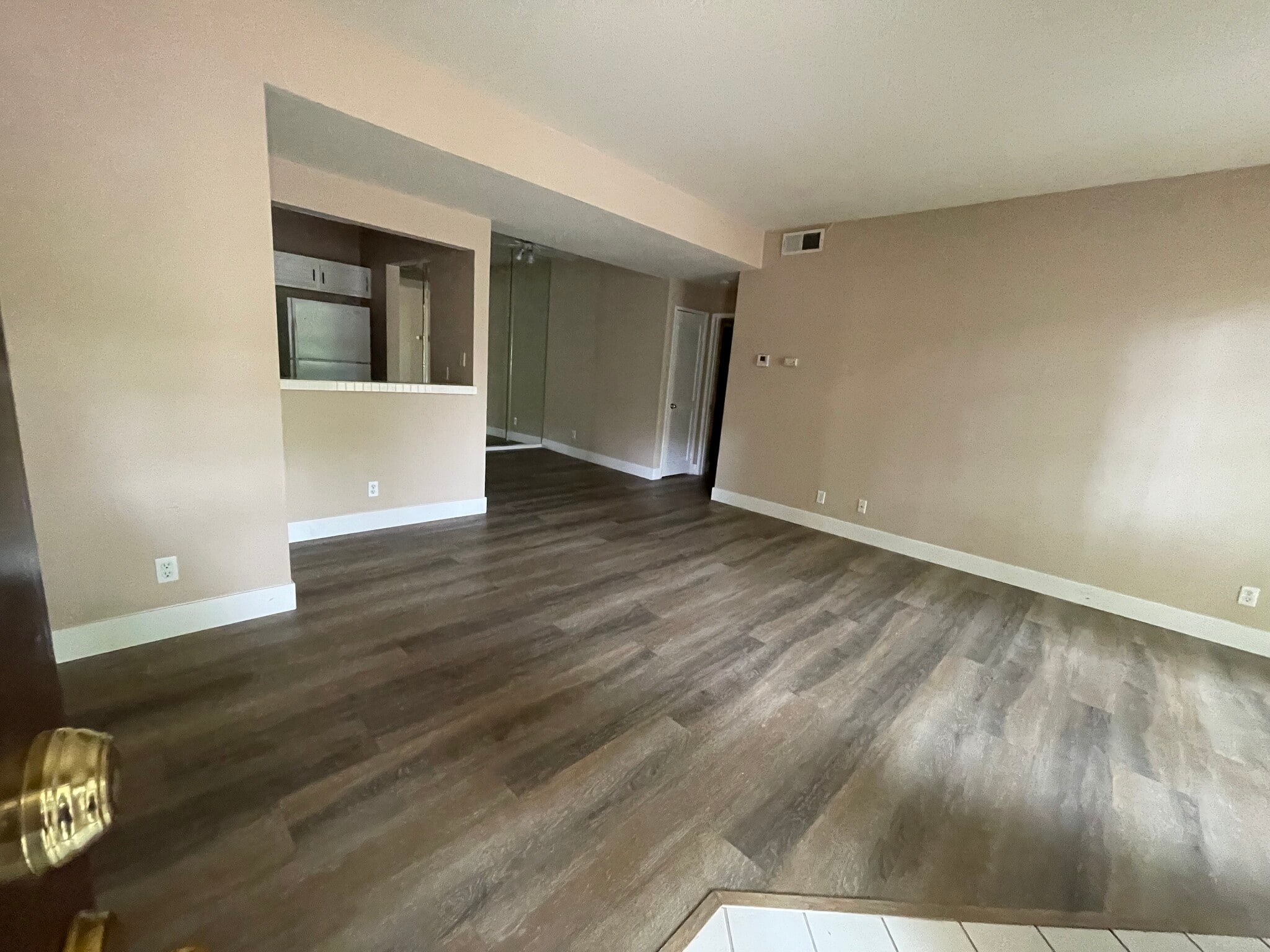 Building Photo - 24127 Del Monte Dr