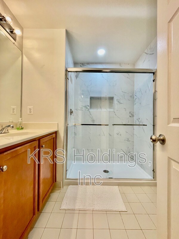 Building Photo - 15706 John Diskin Cir