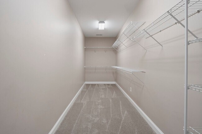 Building Photo - Stunning rental home in beautiful Ardrey Crest