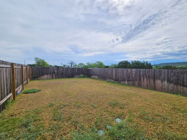 Building Photo - 1227 Concord Dr