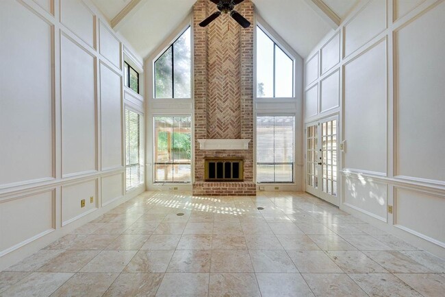 Building Photo - 11743 Riverview Dr