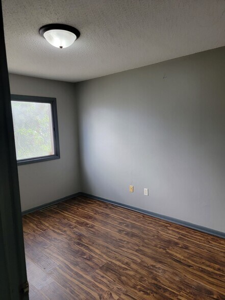 Building Photo - 1115 13th St