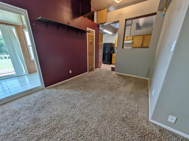 Building Photo - 406 W 4th Ave