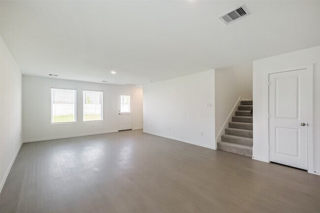 Building Photo - 6514 Linden Leaf Dr