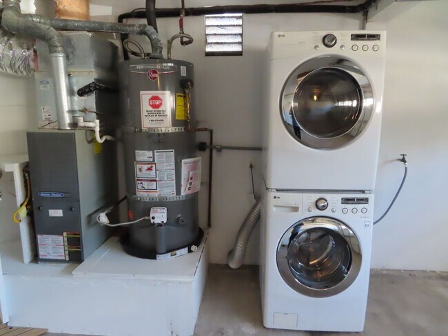 Building Photo - Renovated Three Bedroom Home