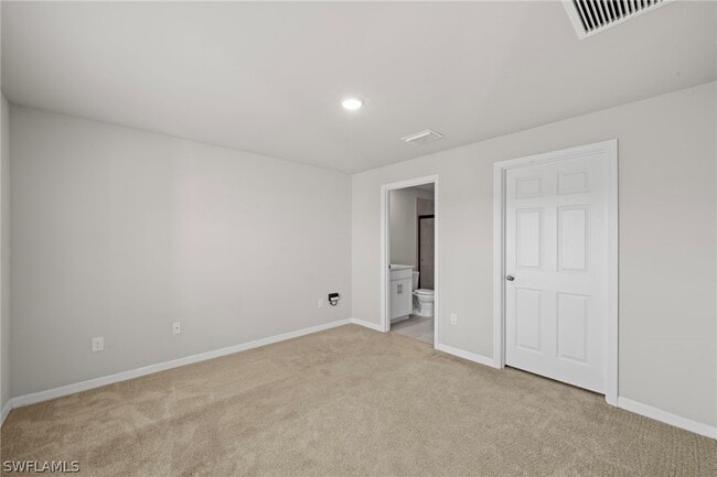 Building Photo - 2911 NW 9th Ave