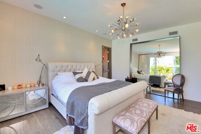 Building Photo - 3054 Elvido Dr