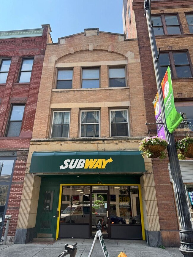 Building Photo - Gay St
