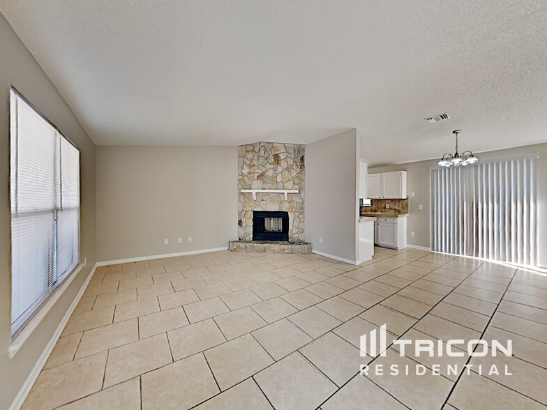 Building Photo - 2356 Sharon Lake Dr