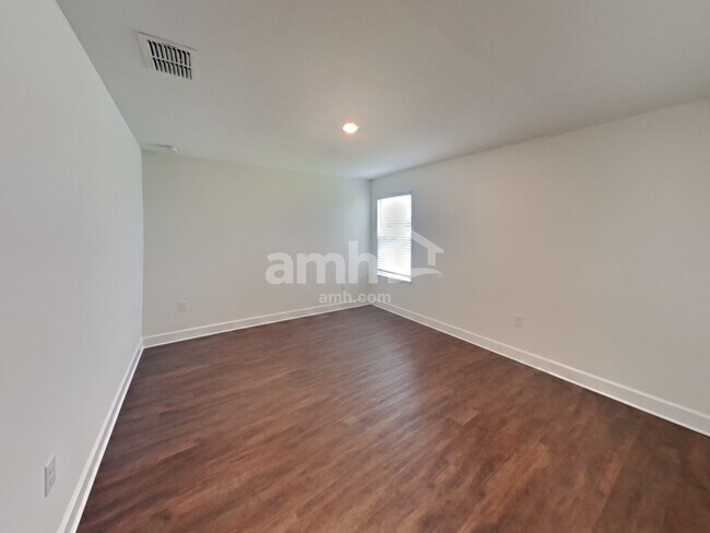 Building Photo - 33955 Thyme Dr