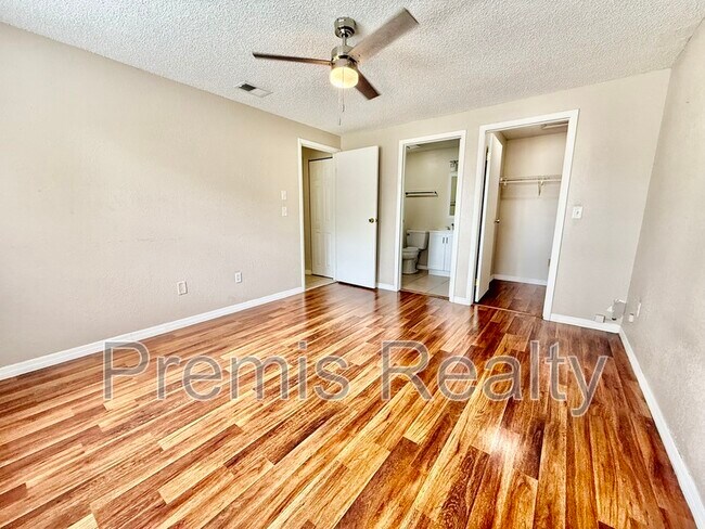 Building Photo - 123 Loblolly Ct