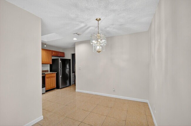 Building Photo - 2701 Waterview Cir