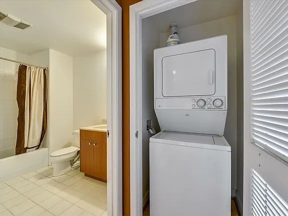 Building Photo - "Chic Urban Retreat: Cozy 1-Bed, 1-Bath Apartment in Prime San Francisco Location!"