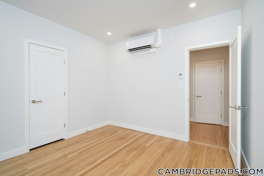 Building Photo - 19A Forest St