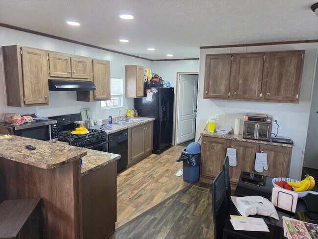 Building Photo - 2020 Rustic Trail
