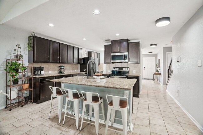 Building Photo - 1731 Emerald Edge