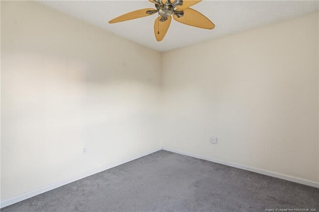 Building Photo - 419 Northwoods Dr