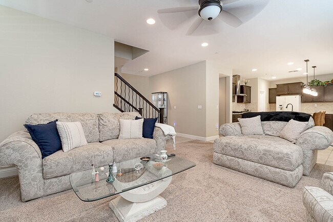 Building Photo - 582 Pasture Ave