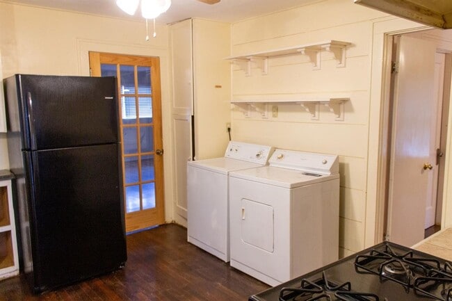 Building Photo - 2109 22nd St