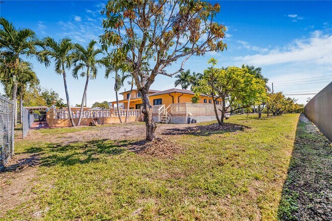Building Photo - 26500 SW 167th Ave
