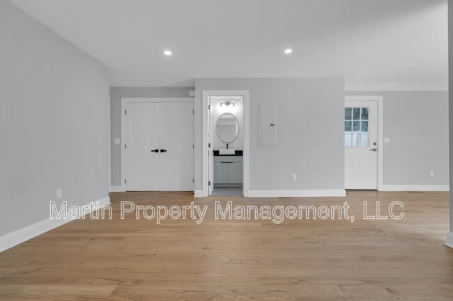 Building Photo - 1 Rockingham Ave