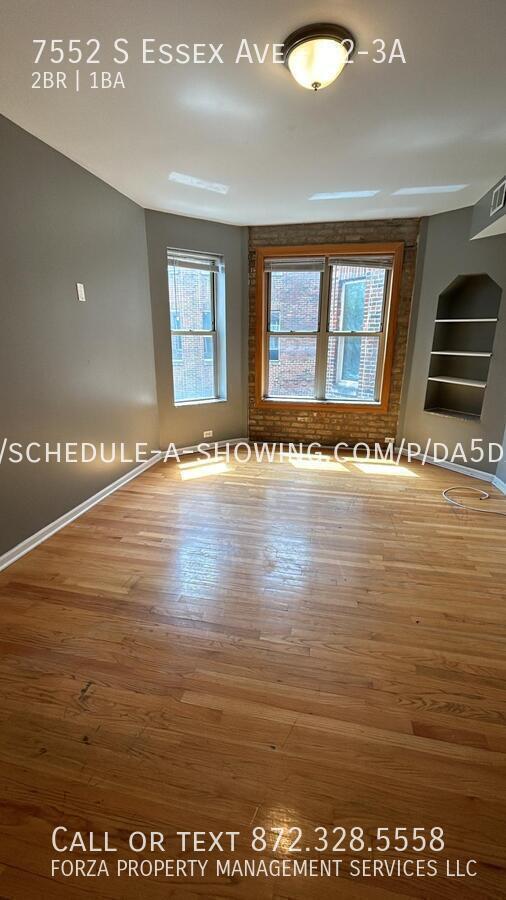 Building Photo - 7552 S Essex Ave