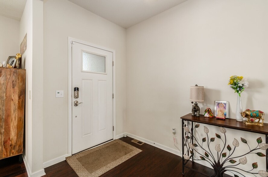 Building Photo - 6692 Rocky Ridge Dr