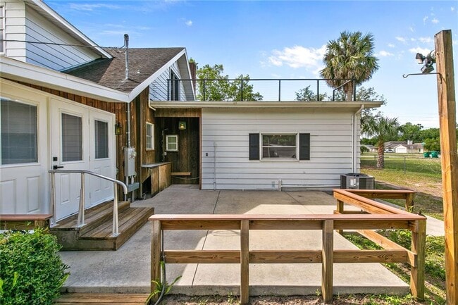 Building Photo - 1803 E Orange Ave