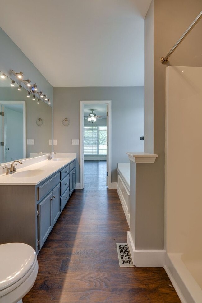 Building Photo - Charming Thompson Station Home in Sought-After Williamson County School District