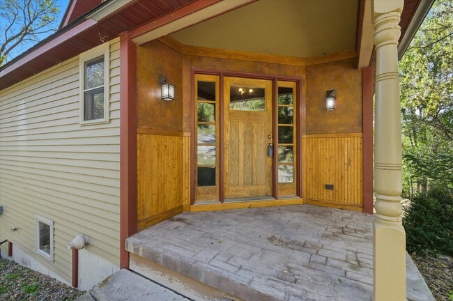 Building Photo - 102 N Gaw St