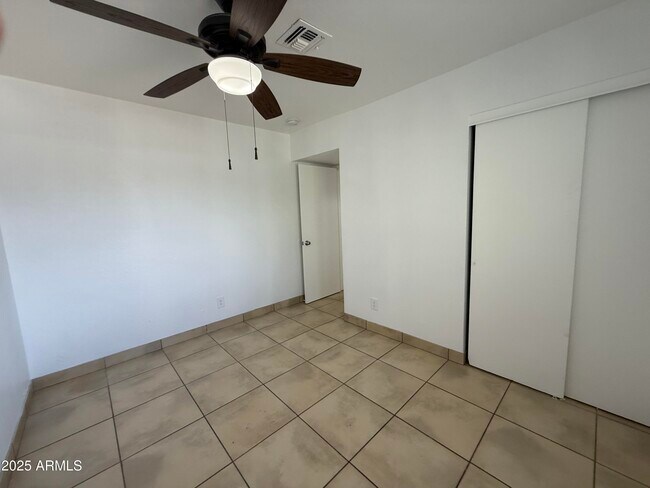 Building Photo - 1551 E Christy Dr