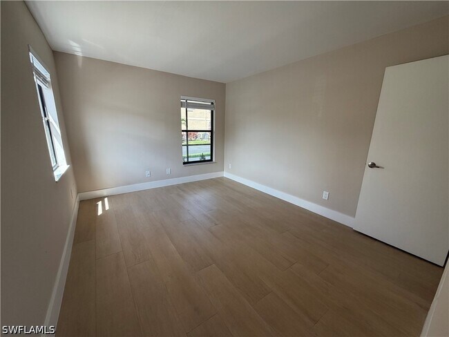 Building Photo - 5317 Summerlin Rd