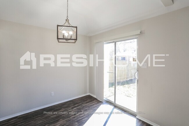 Building Photo - 3128 Ronay Dr