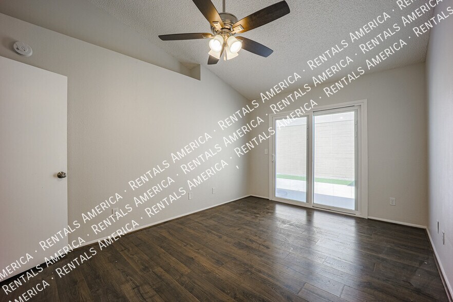 Building Photo - 1055 N Recker Rd