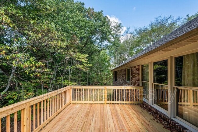 Building Photo - 1963 TN-166