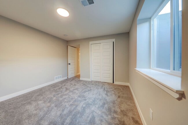 Building Photo - {18021} Southpointe Ranch + Finished Basem...