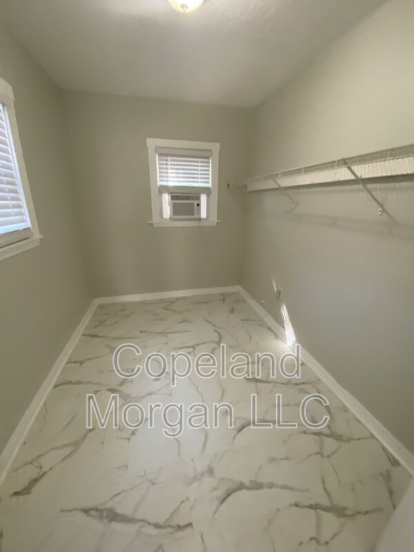 Building Photo - 509 E New Orleans Ave