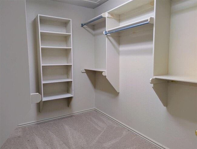 Building Photo - 214 Boulevard Du Lac