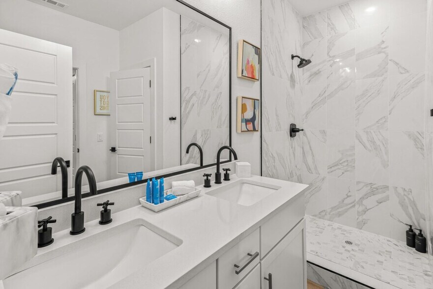 Building Photo - 2612 SW Livingston Square