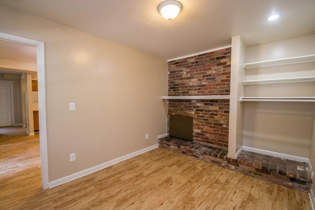 Building Photo - 1000 11th St